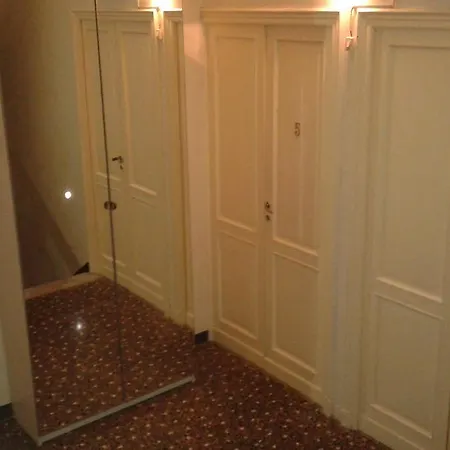 Guest house Affittacamere Ruggiero E Di Rosa 2*