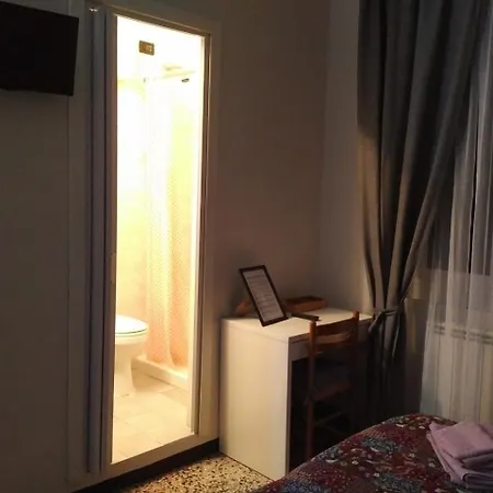 Affittacamere Ruggiero E Di Rosa Guest house 2*